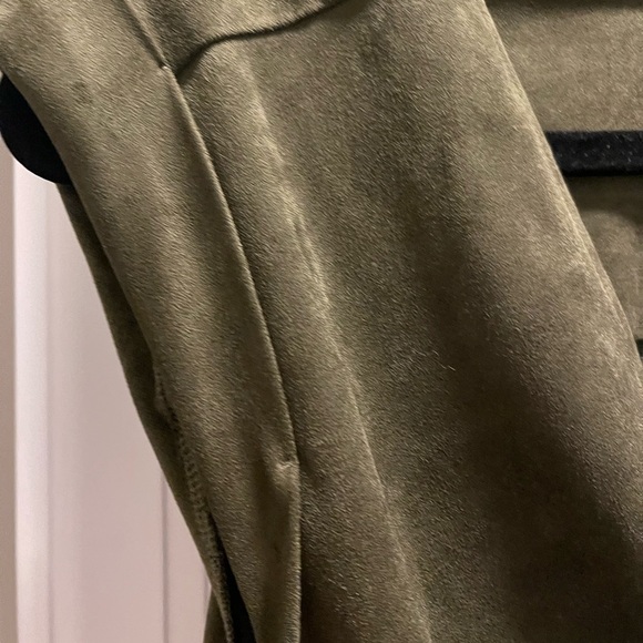 Banana Republic NWT size 0P , wrap dress in Olive - Picture 4 of 8